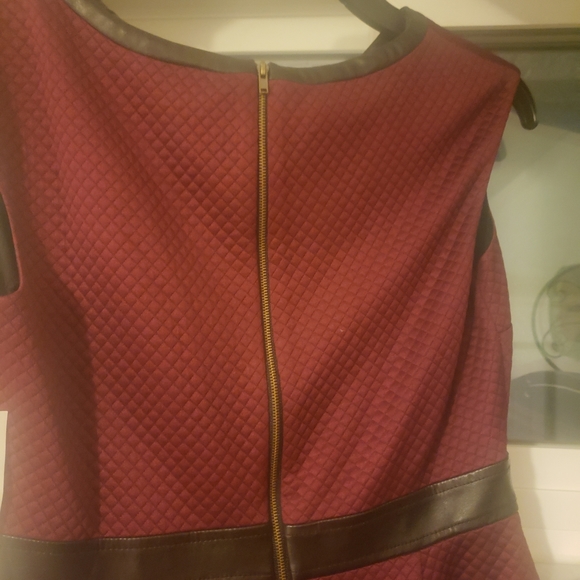 Dress - Picture 2 of 6